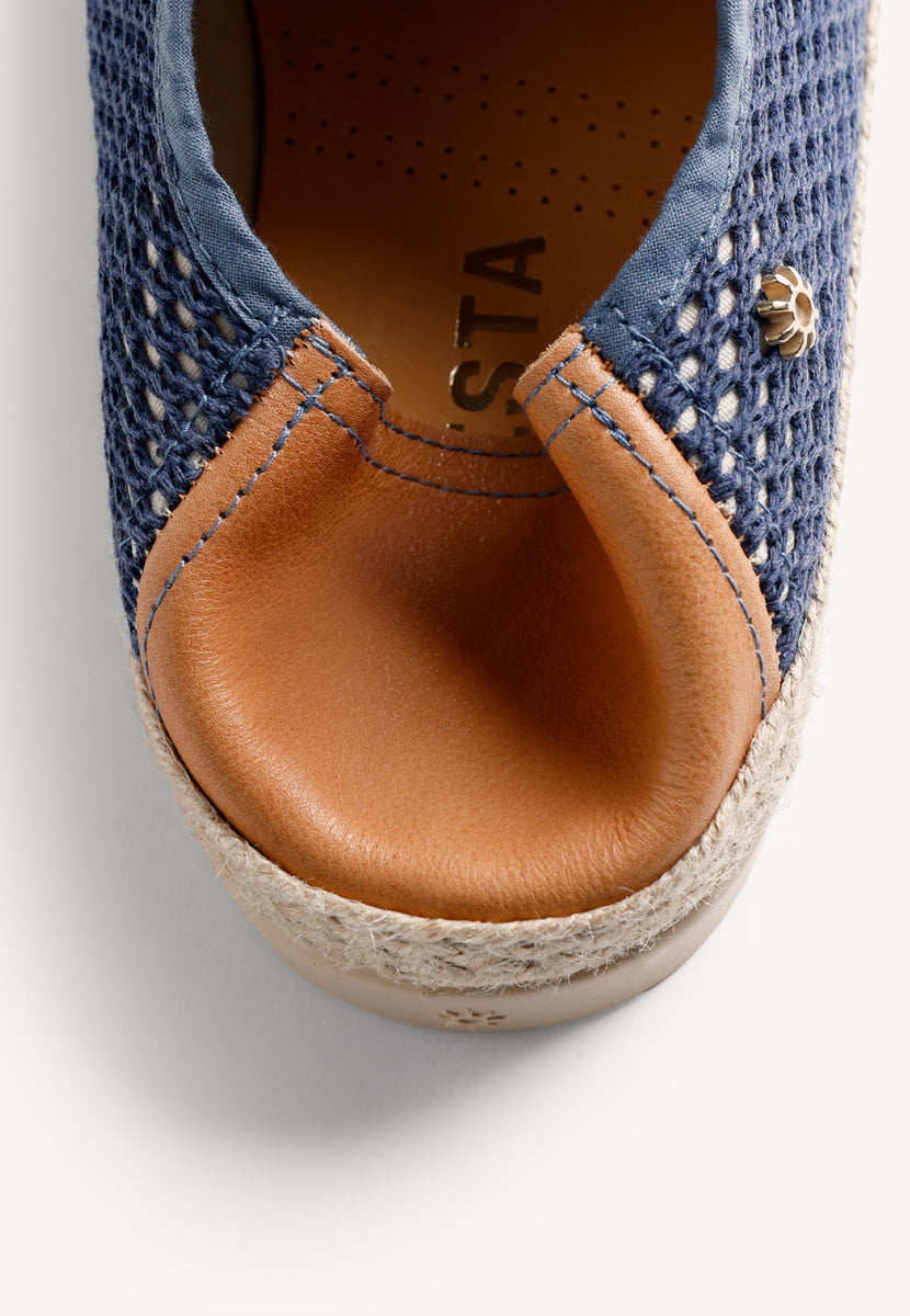 BLUE MESH SHOES