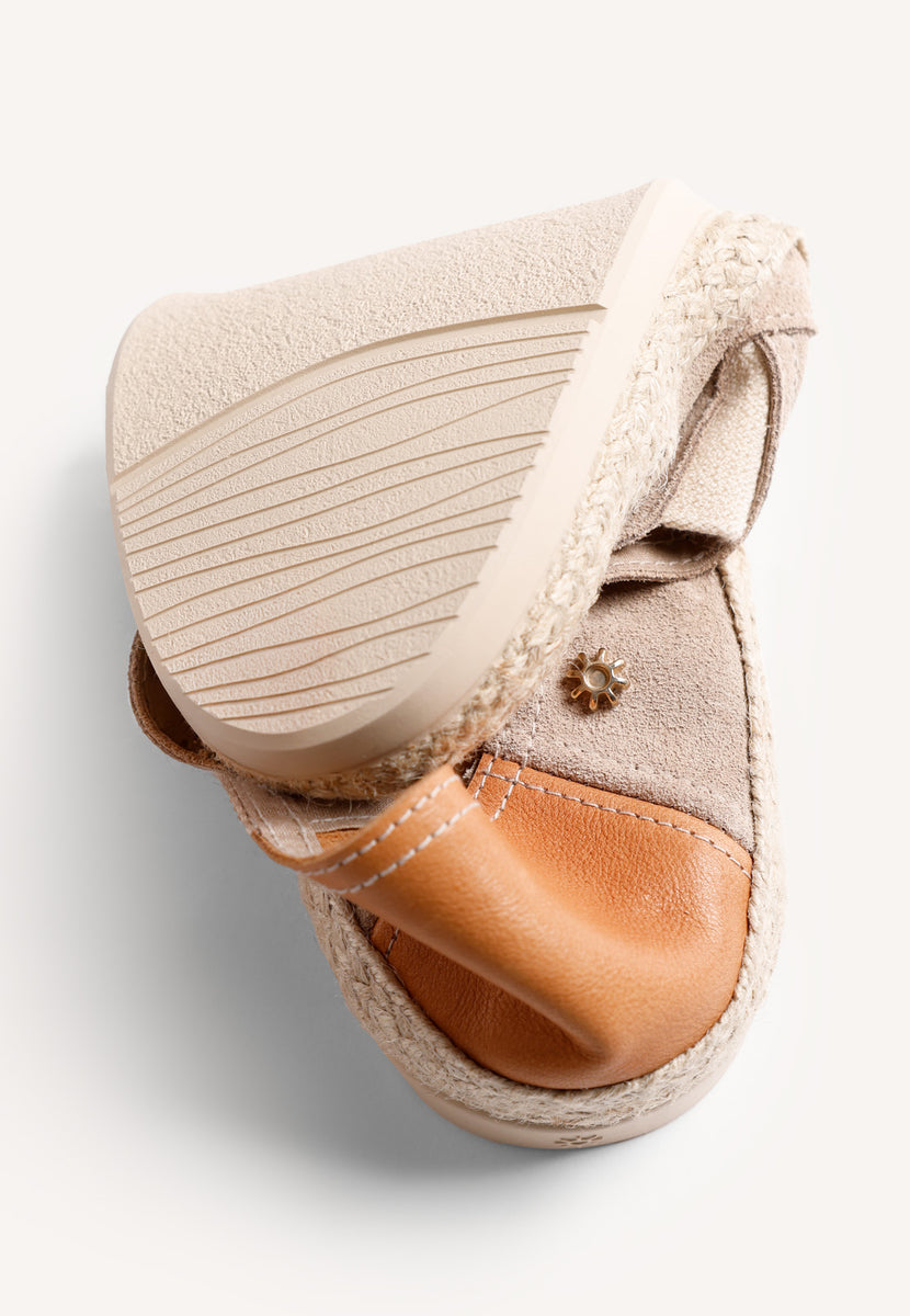 BEIGE LEATHER ESPADRILLES